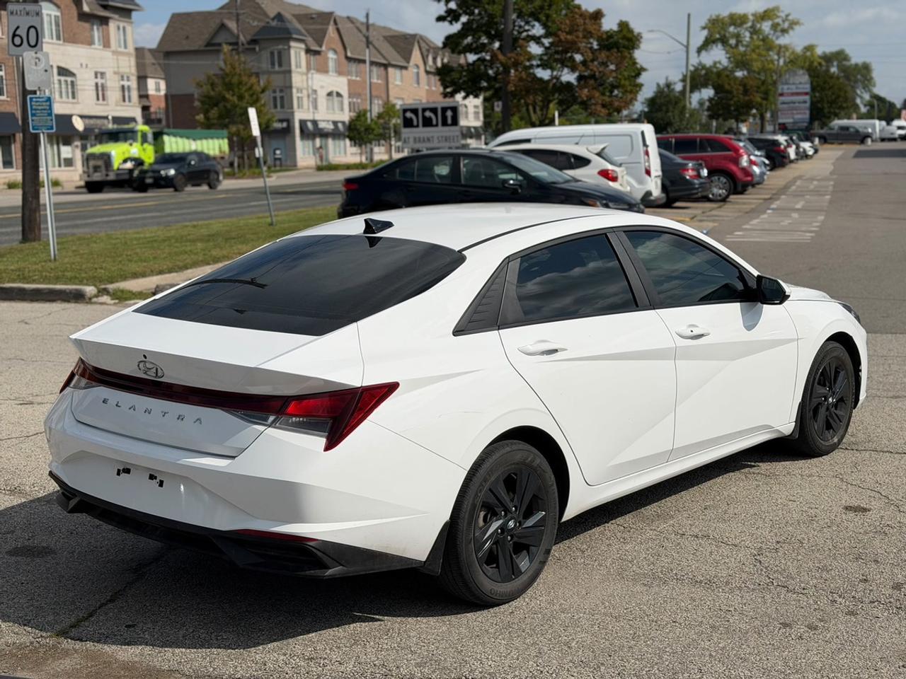 2023 Hyundai Elantra SEL Photo