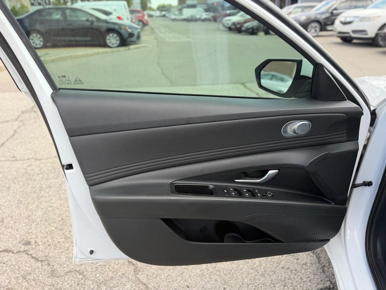 2023 Hyundai Elantra SEL Photo