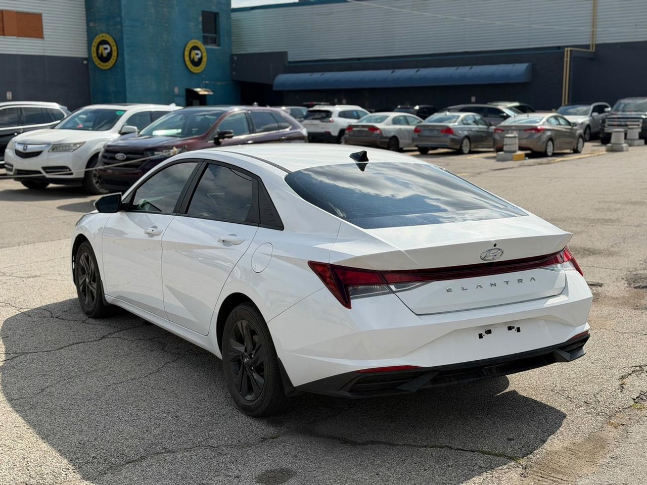 2023 Hyundai Elantra SEL Photo