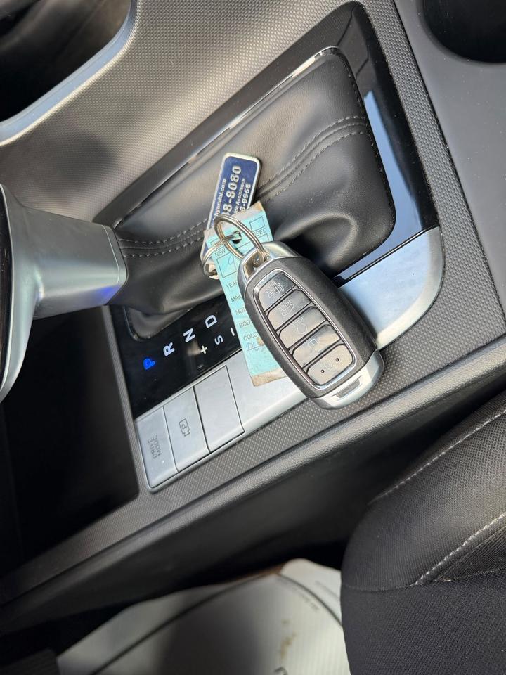 2023 Hyundai Elantra SEL Photo