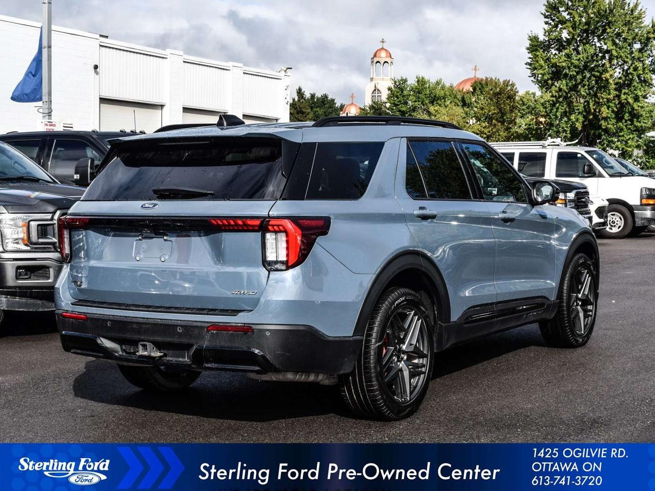 2025 Ford Explorer ST-Line Photo