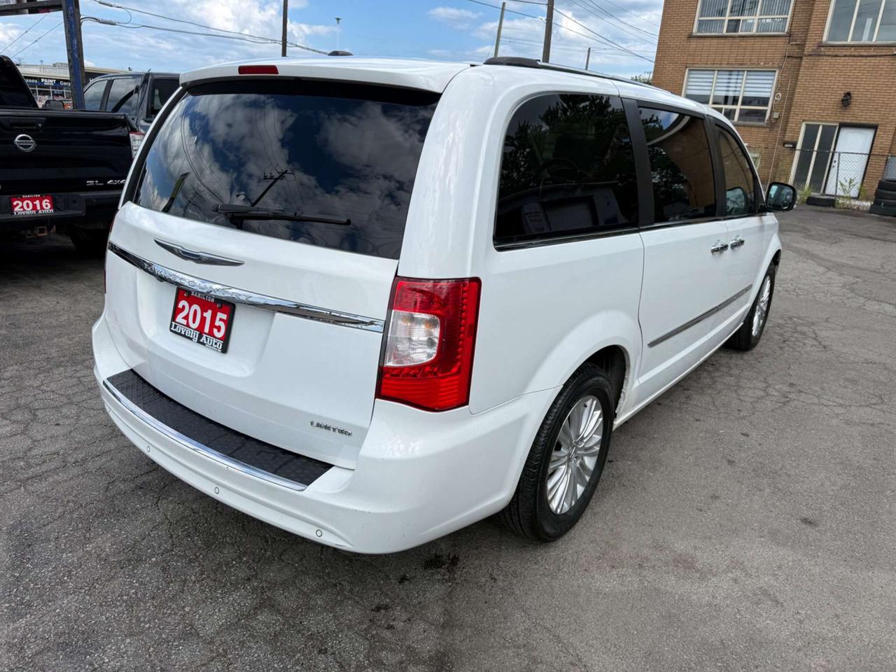 2015 Chrysler Town & Country Limited Platinum *CERTIFIED* Photo4