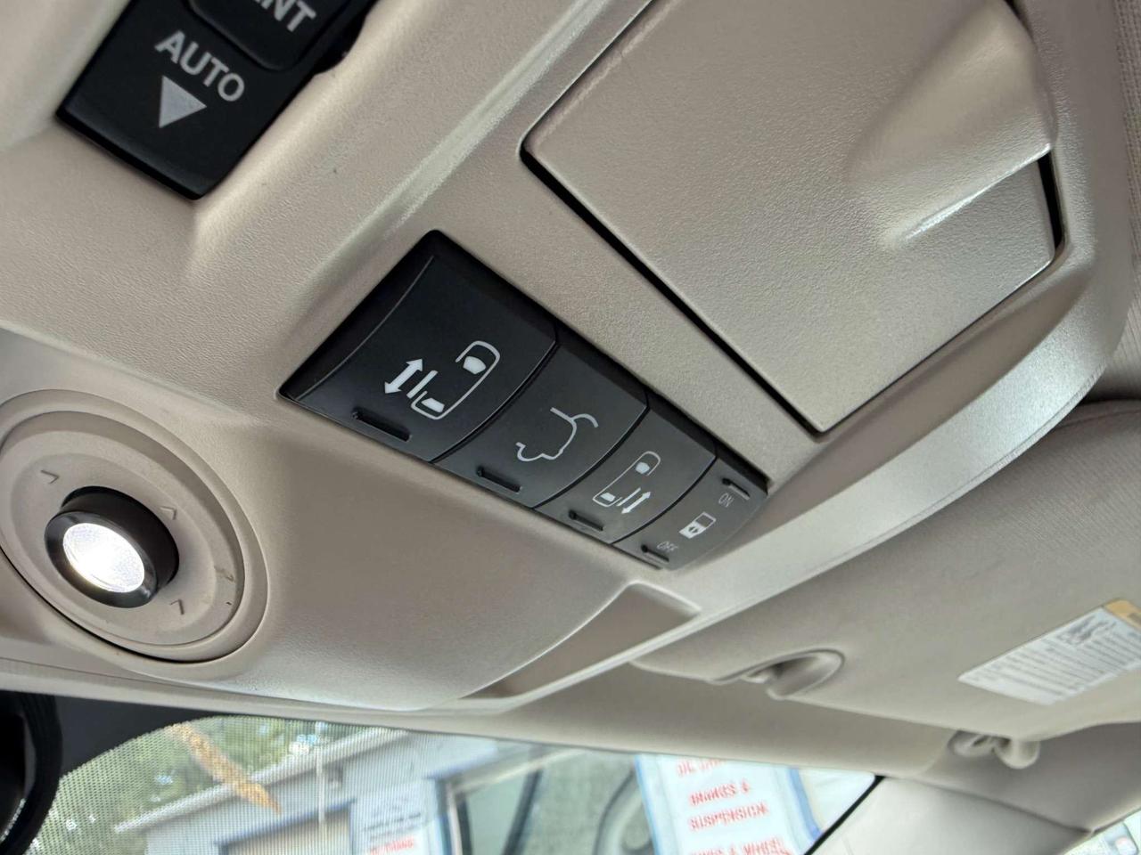 2015 Chrysler Town & Country Limited Platinum *CERTIFIED* Photo
