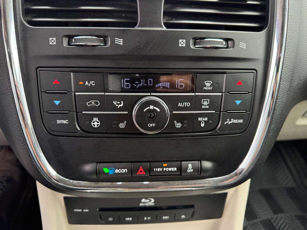 2015 Chrysler Town & Country Limited Platinum *CERTIFIED* Photo