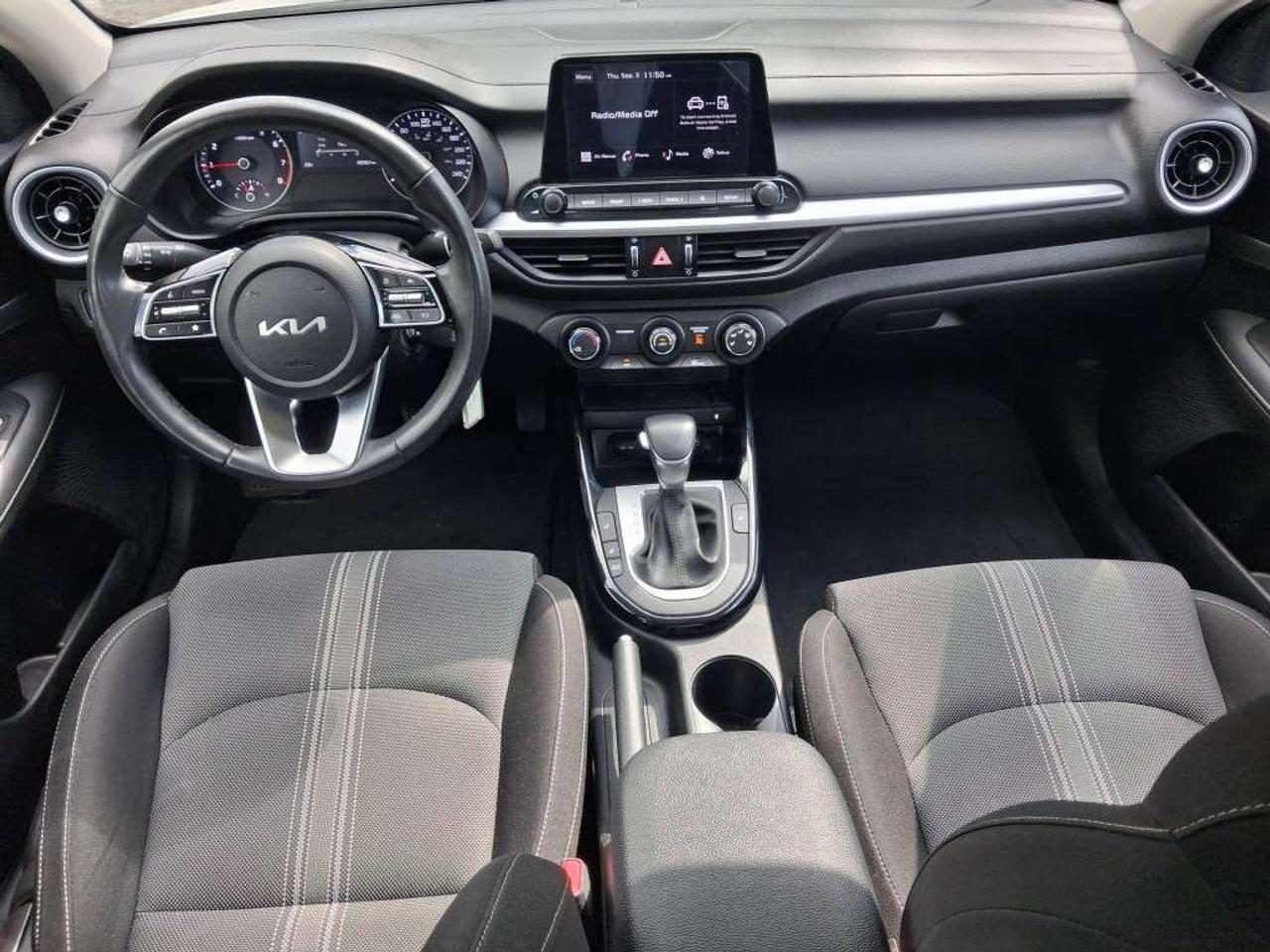 2024 Kia Forte EX IVT Photo