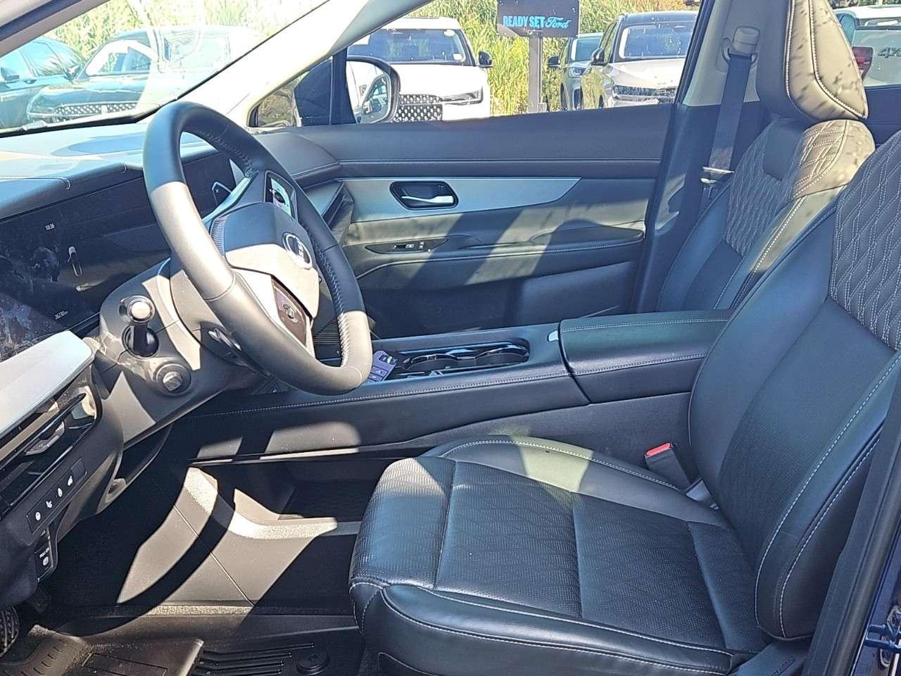 2025 Nissan Murano PLATINUM   LOADED!   1 OWNER   LOCAL TRADE Photo