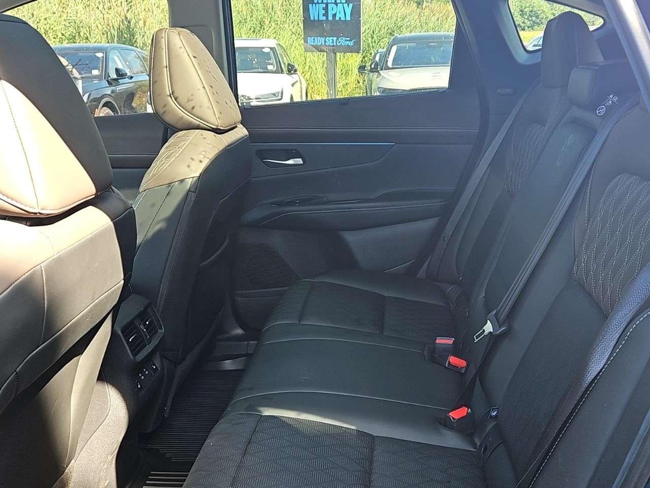 2025 Nissan Murano PLATINUM   LOADED!   1 OWNER   LOCAL TRADE Photo