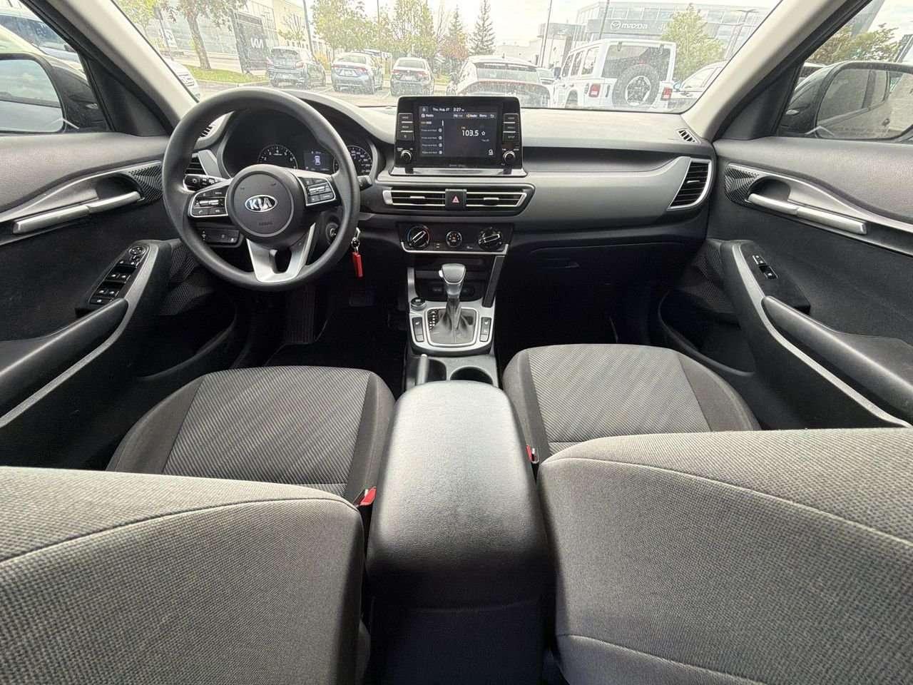 2021 Kia Seltos LX ONE OWNER   REMOTE KEYLESS ENTRY   HTD FRONT SEATS   REARVIEW CAM   REAR CROSS TRAFFIC ALERT Photo