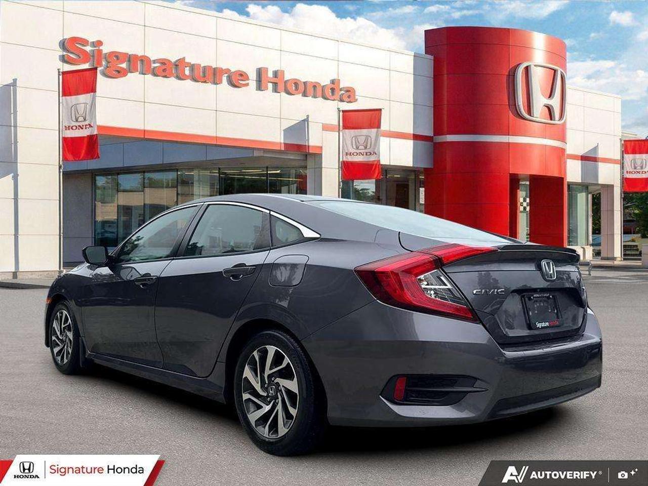 2018 Honda Civic SE Photo3