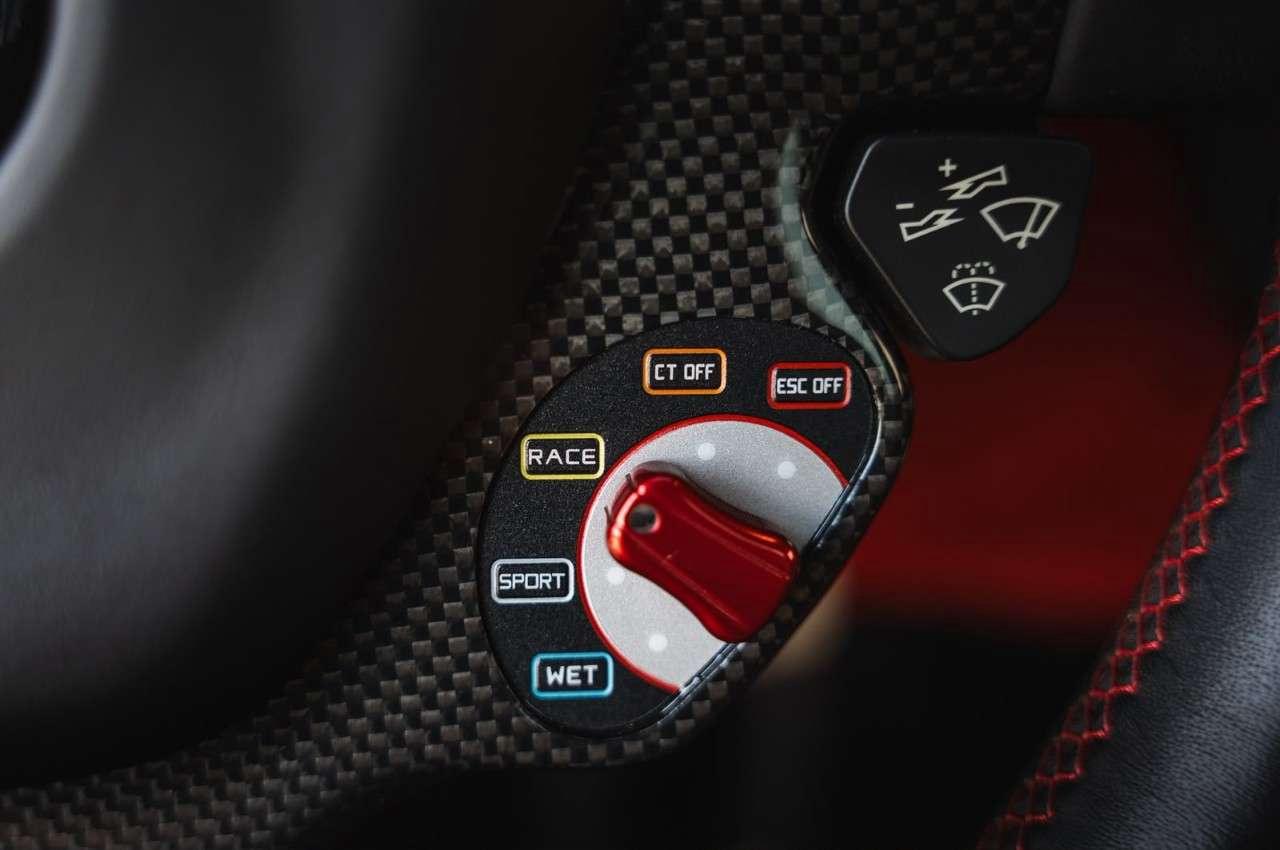 2014 Ferrari F12 2dr Cpe Photo