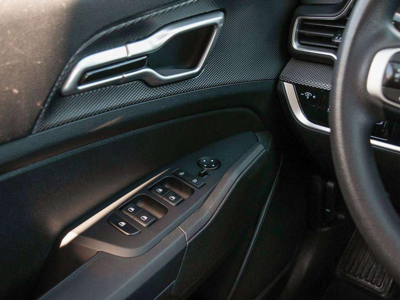 2023 Kia Sportage LX   AWD   Heated Seats   Apple CarPlay   Backup Camera Photo