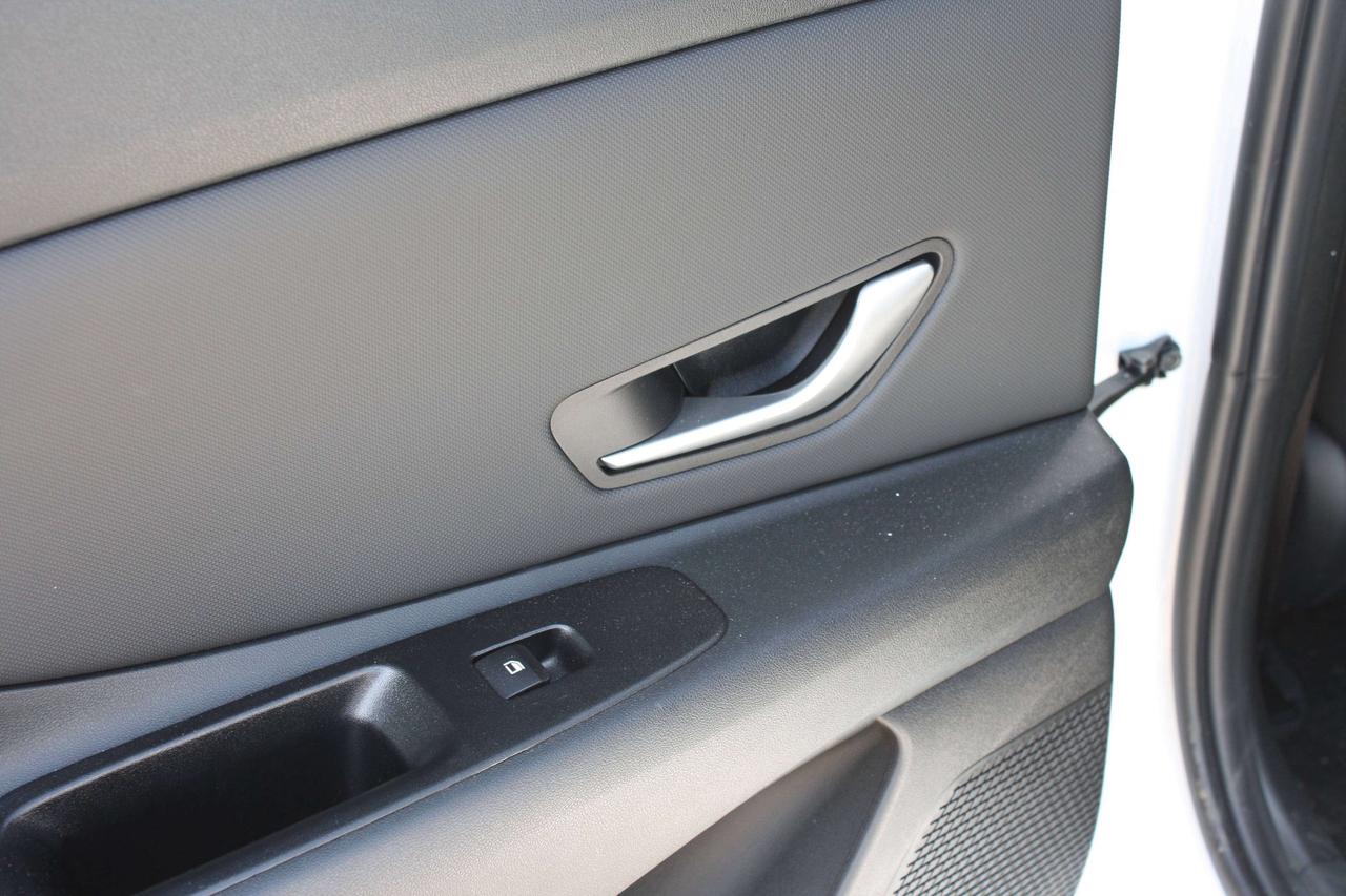 2026 Hyundai Elantra Preferred / Heated Seats / Blind Spot / CarPlay Photo