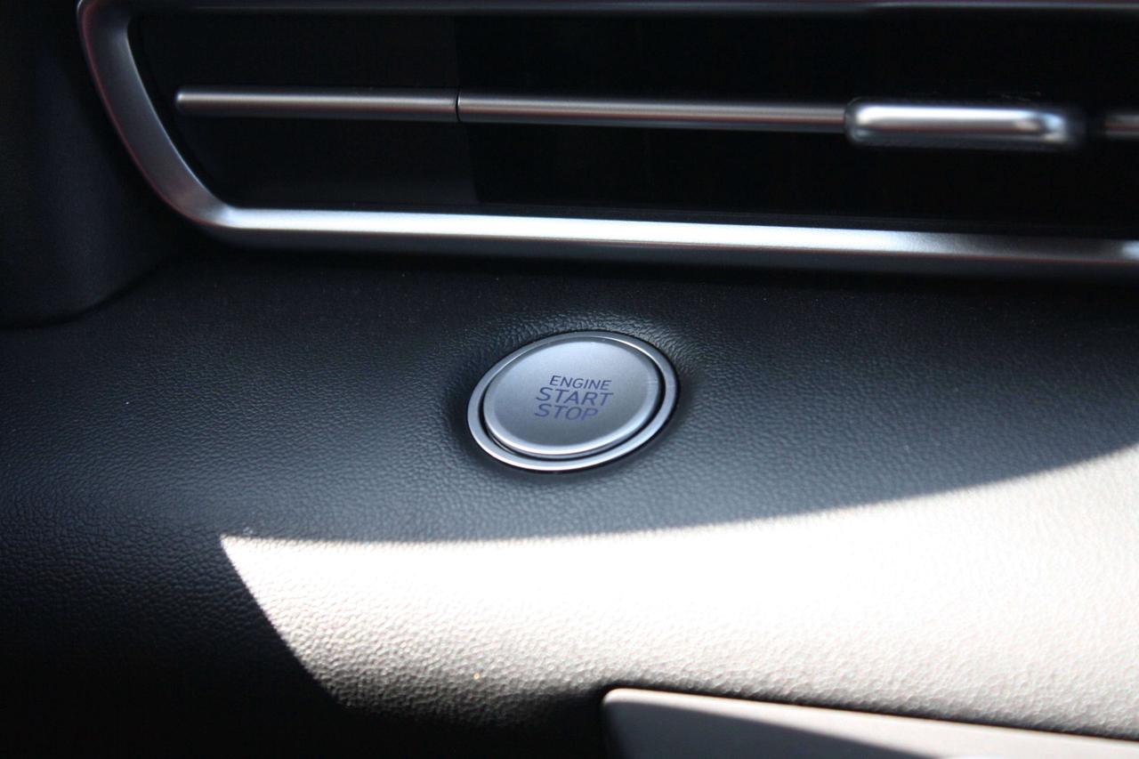 2026 Hyundai Elantra Preferred / Heated Seats / Blind Spot / CarPlay Photo