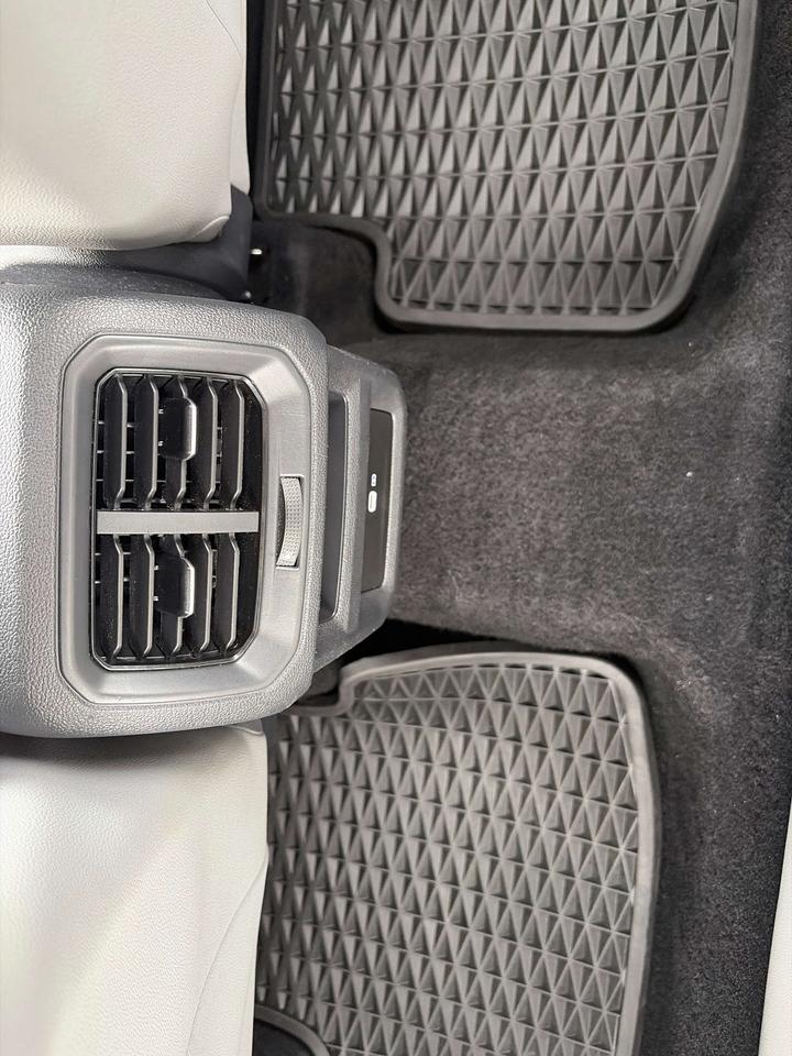 2024 Volkswagen Taos Comfortline Photo