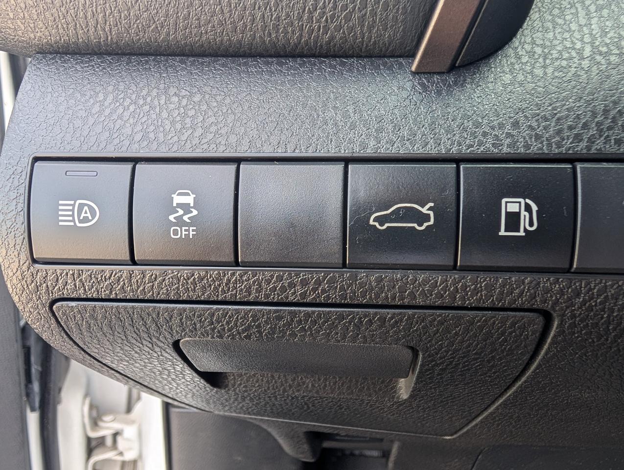 2018 Toyota Camry LE 4DR SEDAN Photo