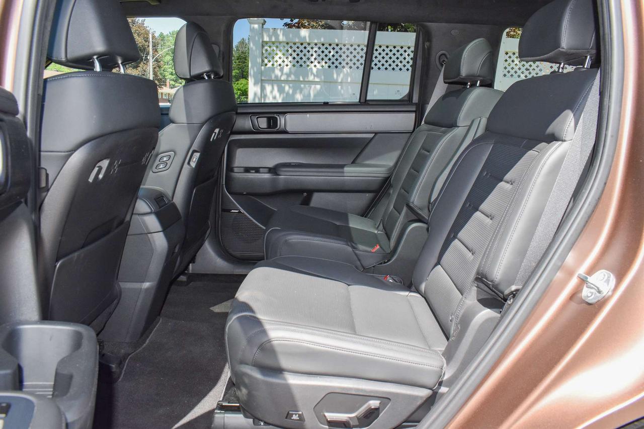 2025 Hyundai Santa Fe Ultimate Calligraphy Photo