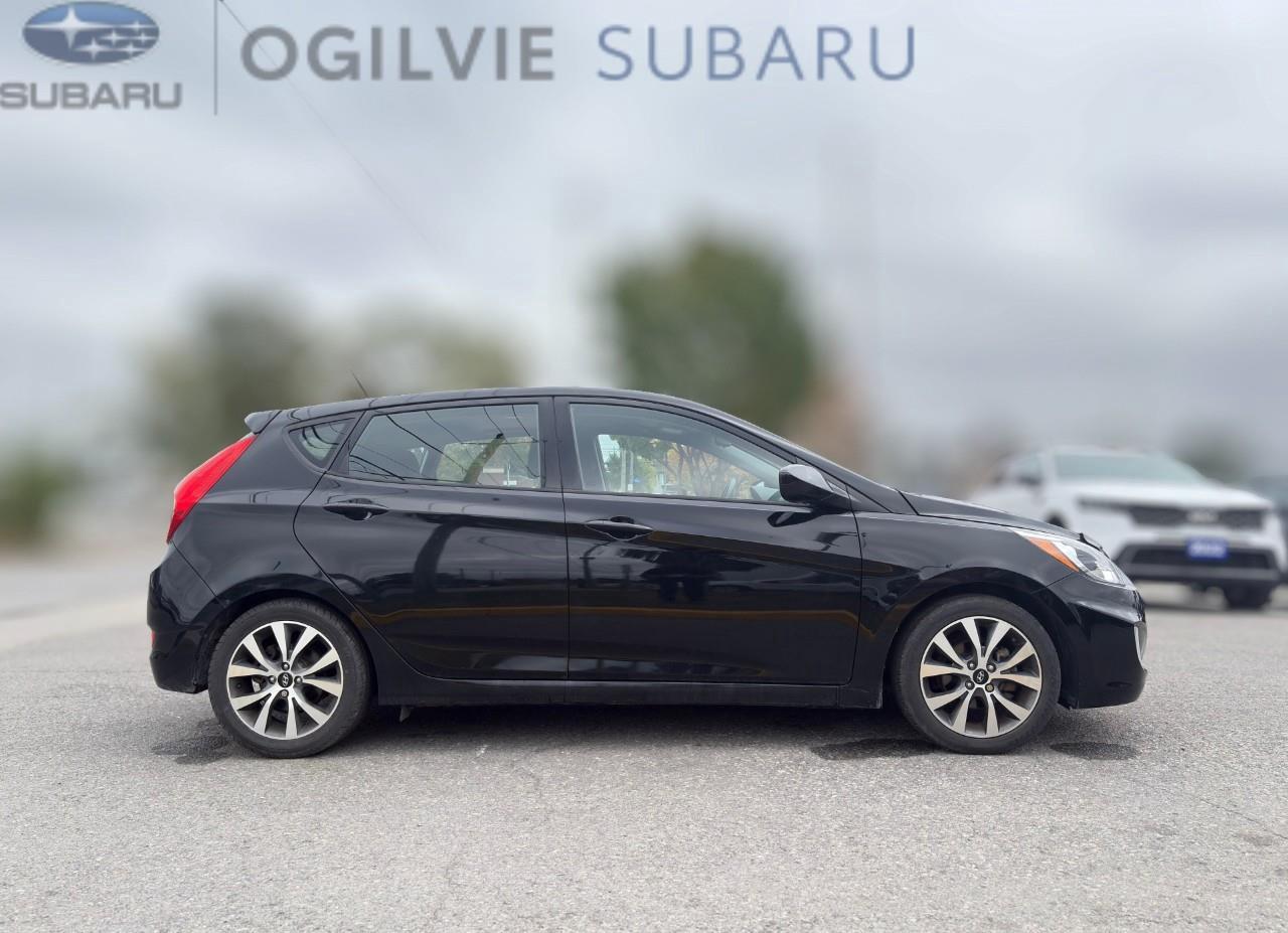 2017 Hyundai Accent SE (A6) 4dr Hatchback Photo2