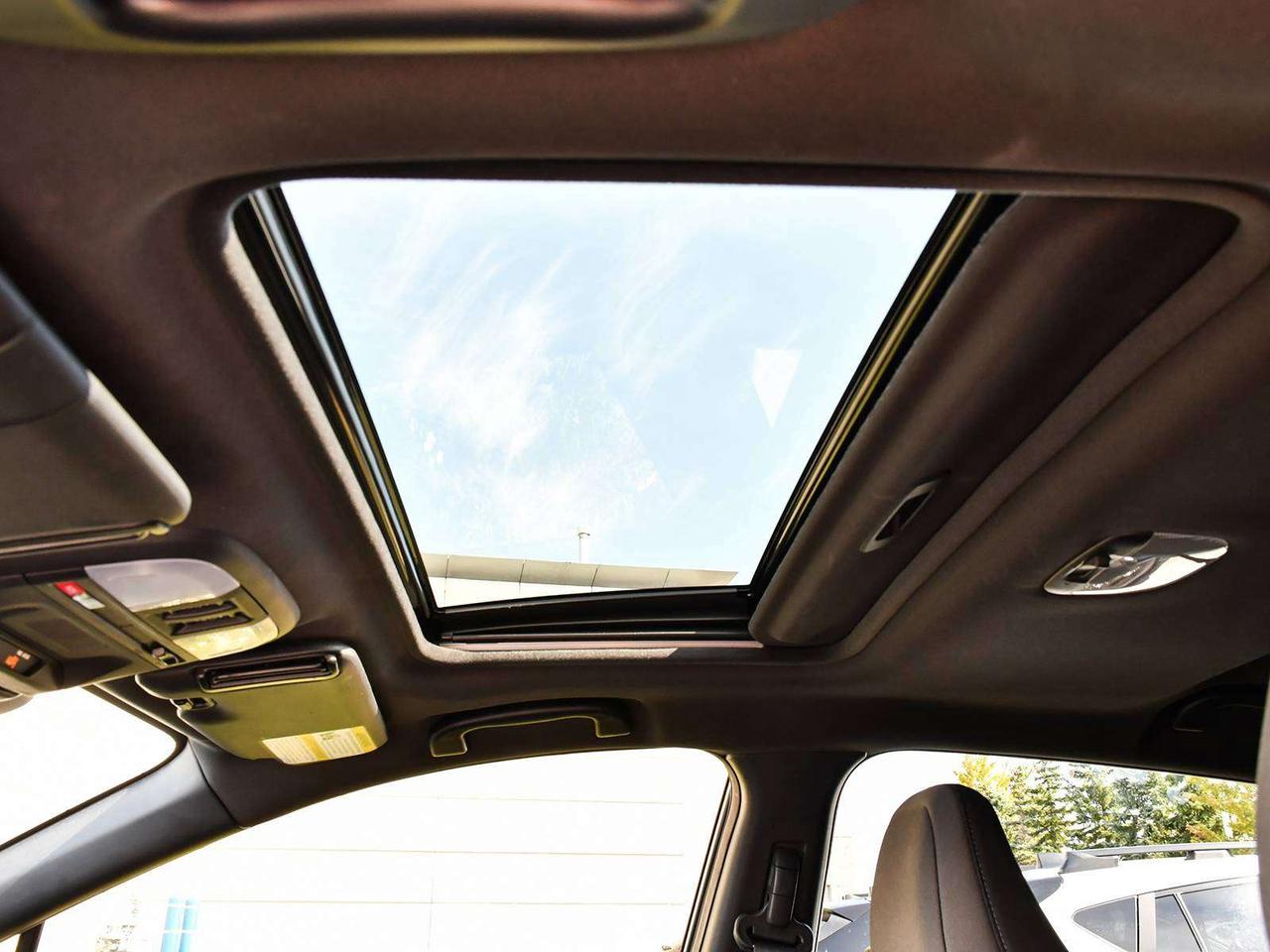 2024 Subaru Crosstrek ONYX   AWD   1 OWNER   SUNROOF   CAM   CARPLAY Photo