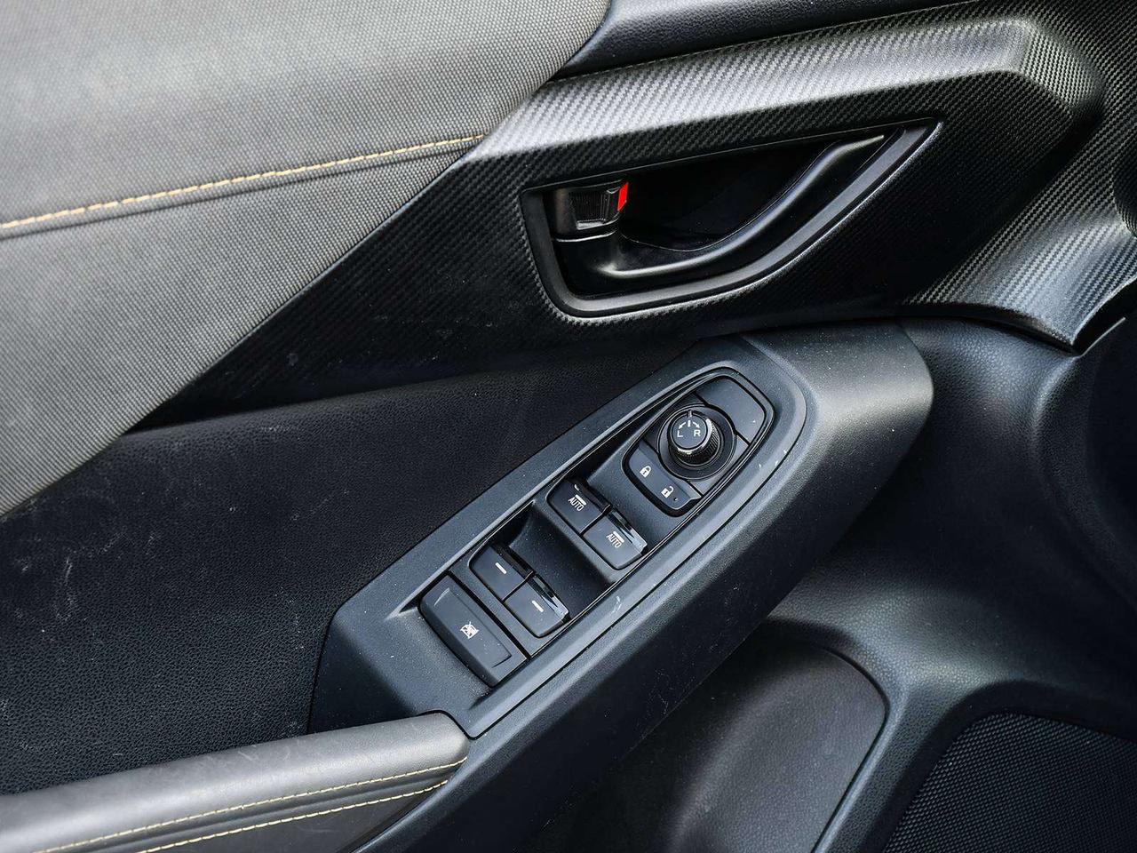 2024 Subaru Crosstrek ONYX   AWD   1 OWNER   SUNROOF   CAM   CARPLAY Photo