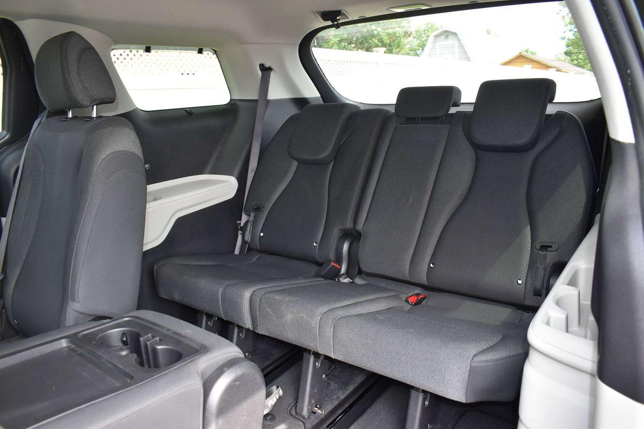 2024 Kia Carnival LX Photo