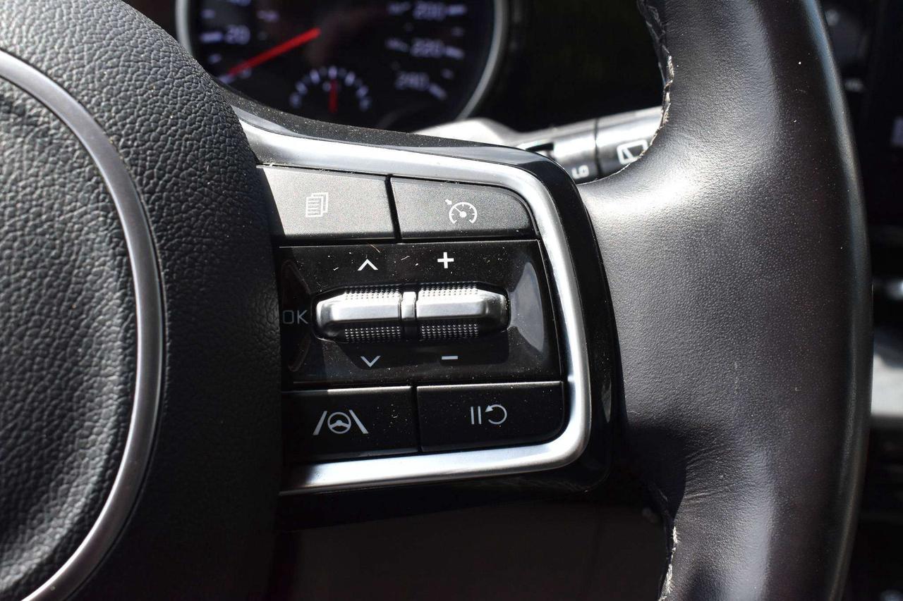 2024 Kia Carnival LX Photo
