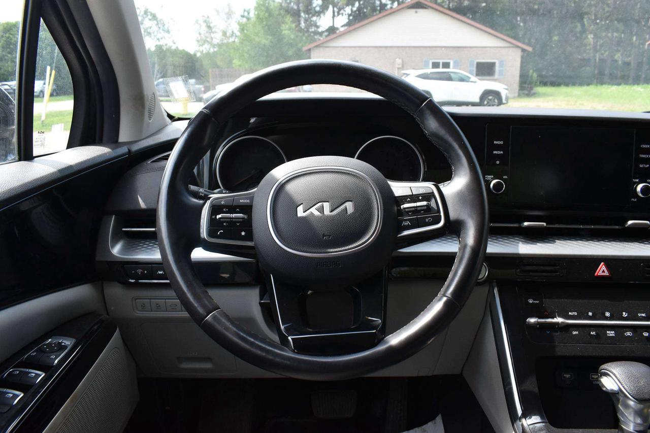 2024 Kia Carnival LX Photo