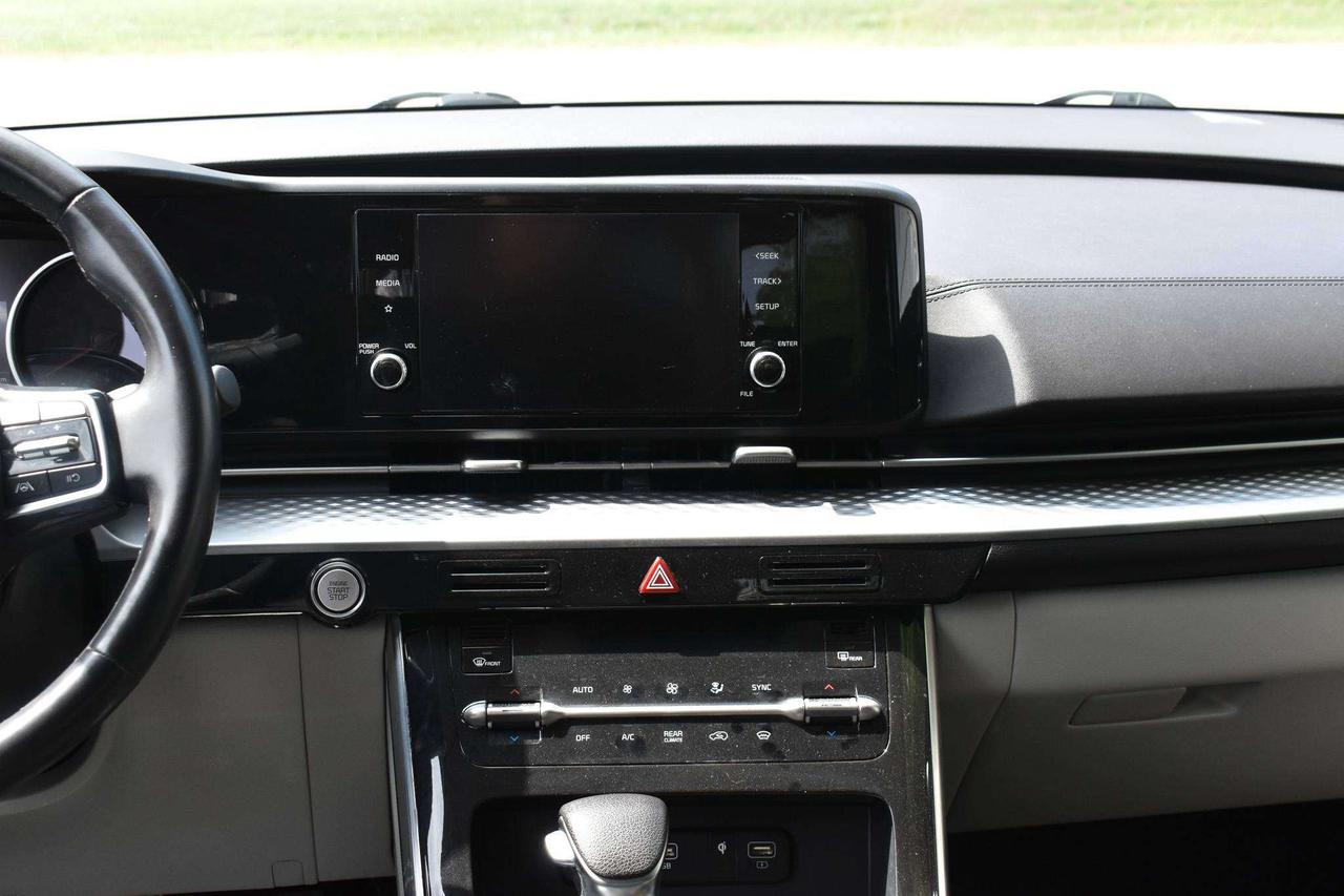 2024 Kia Carnival LX Photo