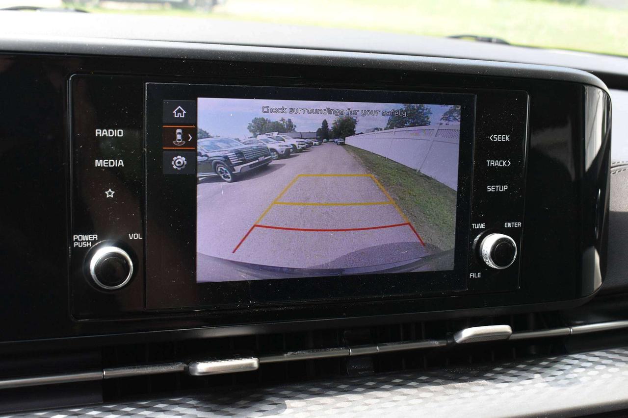2024 Kia Carnival LX Photo