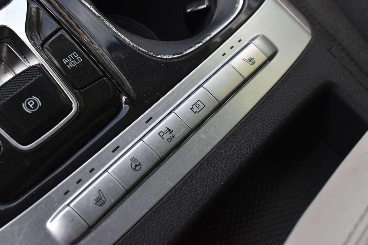 2024 Kia Carnival LX Photo