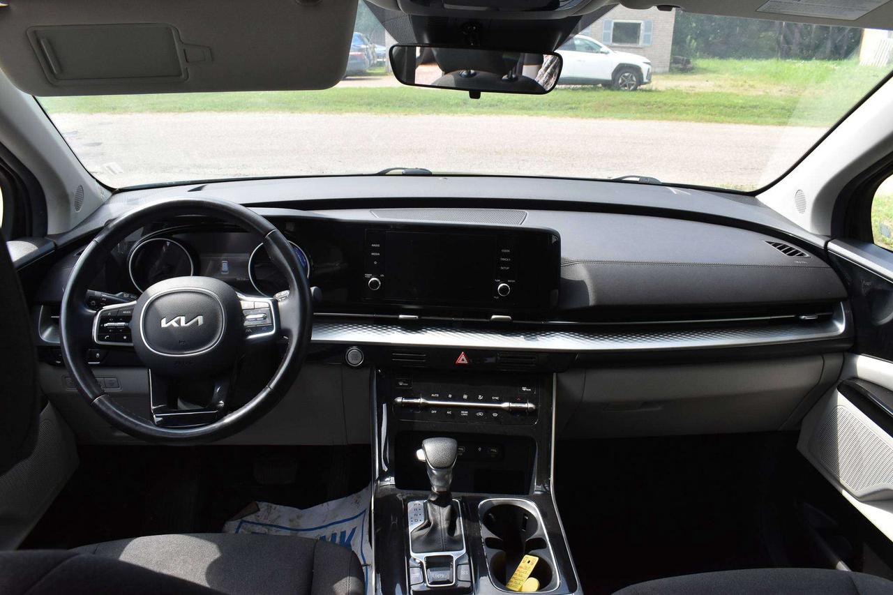2024 Kia Carnival LX Photo