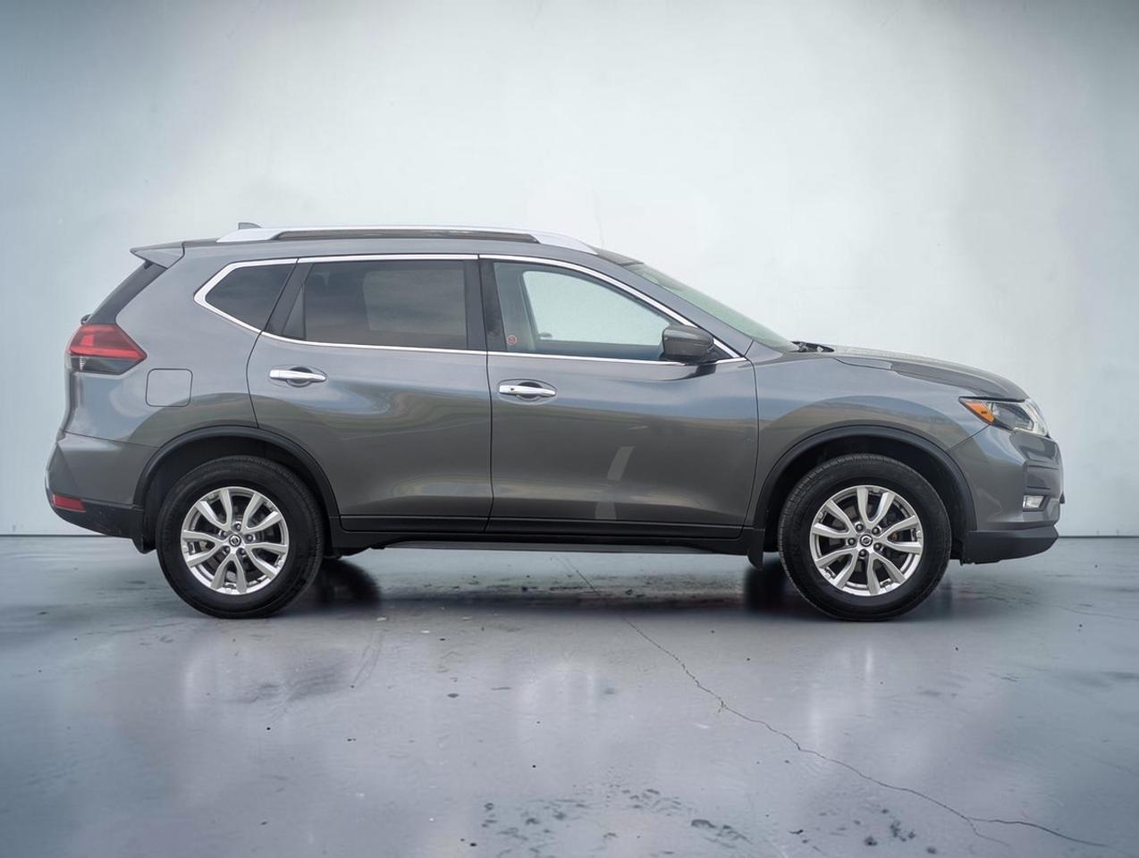 2019 Nissan Rogue SV/AWD/ACC/BSM/AppleCarPlay Photo3