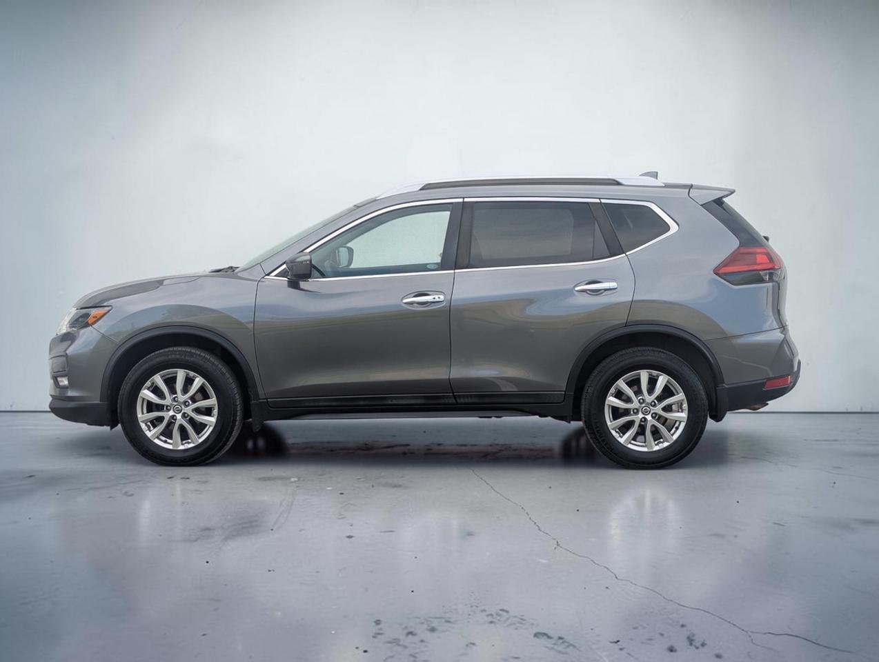2019 Nissan Rogue SV/AWD/ACC/BSM/AppleCarPlay Photo