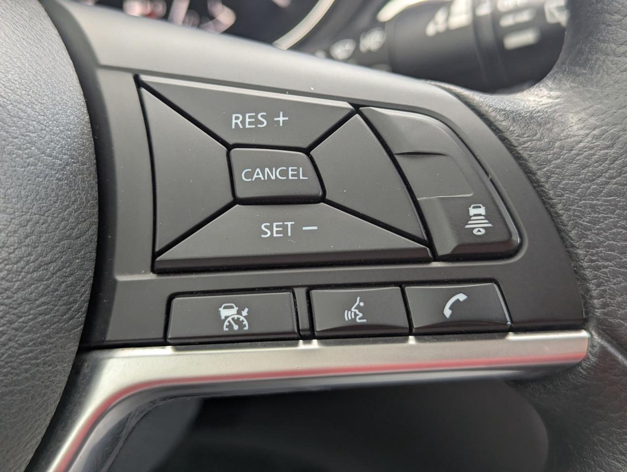 2019 Nissan Rogue SV/AWD/ACC/BSM/AppleCarPlay Photo