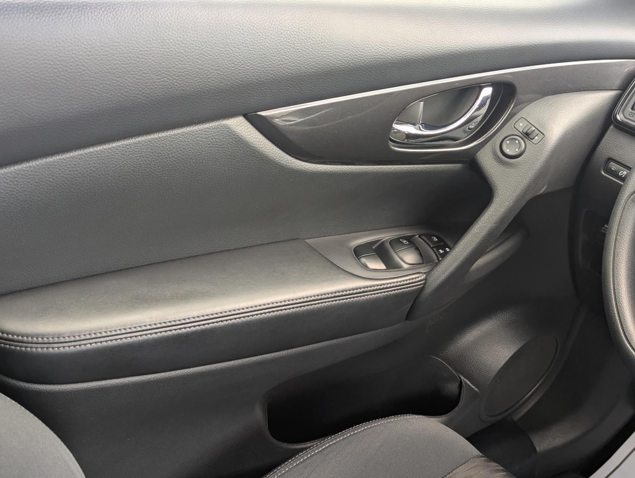 2019 Nissan Rogue SV/AWD/ACC/BSM/AppleCarPlay Photo