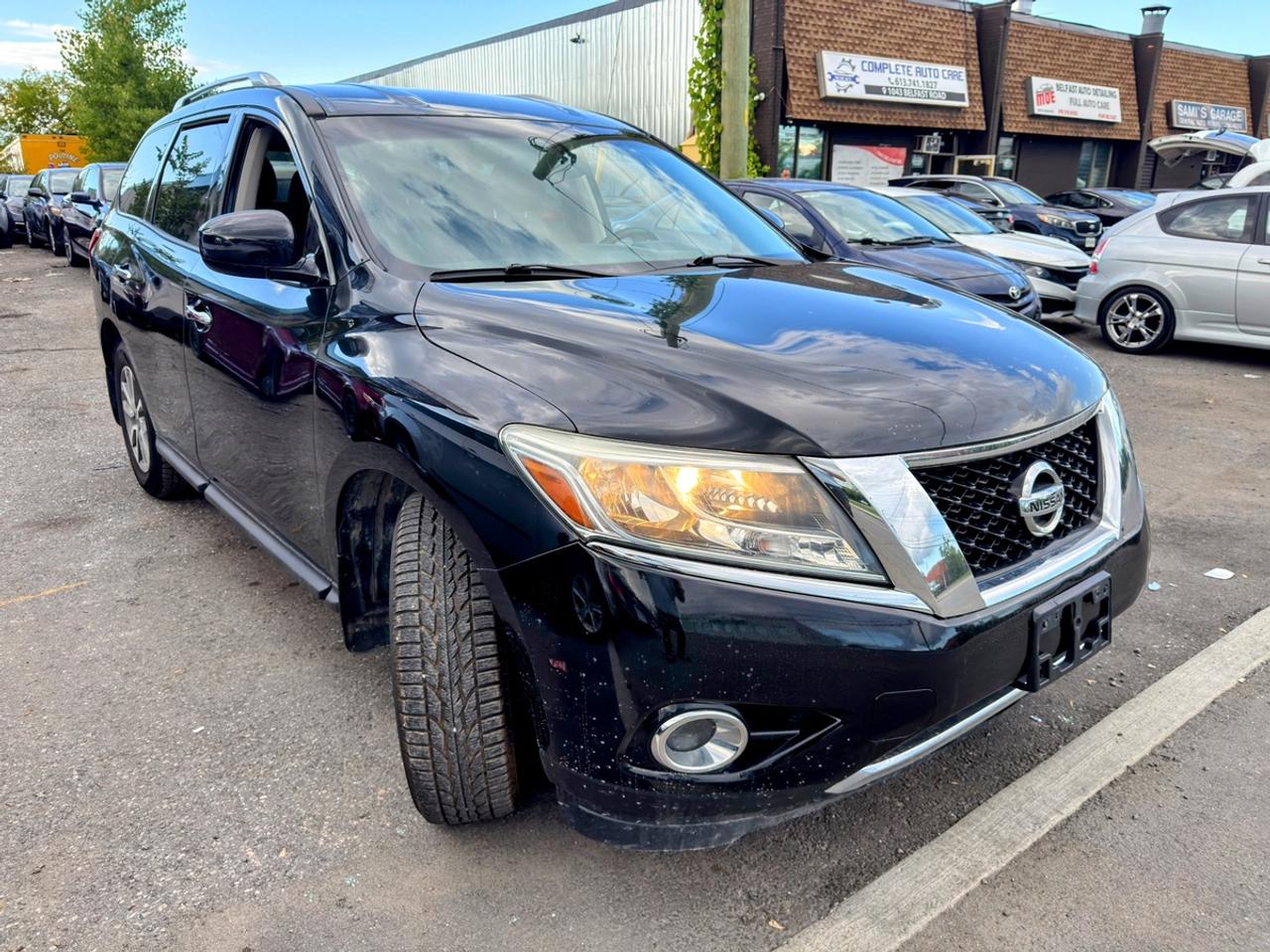 2016 Nissan Pathfinder SV Photo