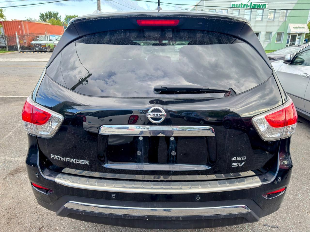 2016 Nissan Pathfinder SV Photo