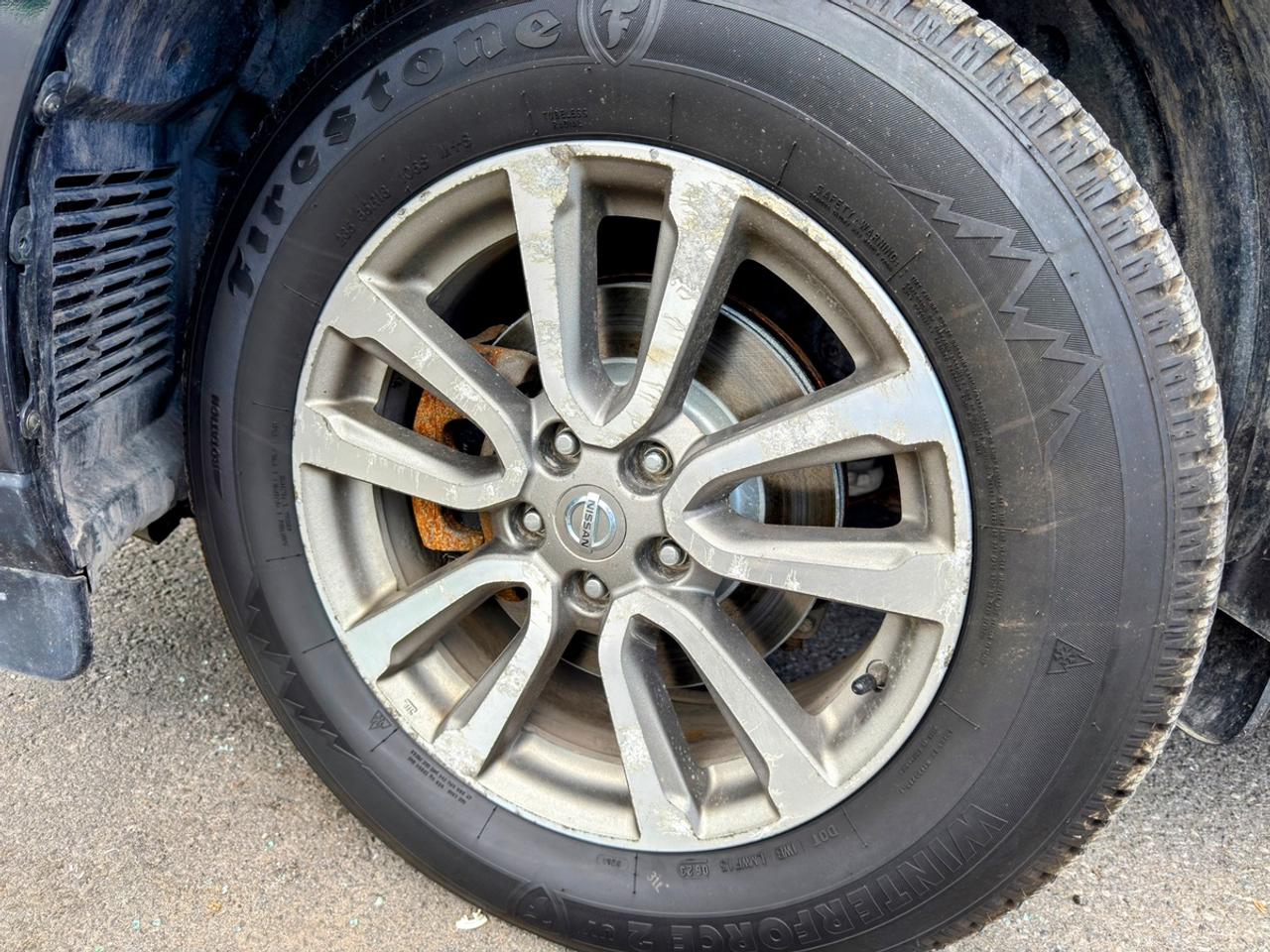 2016 Nissan Pathfinder SV Photo