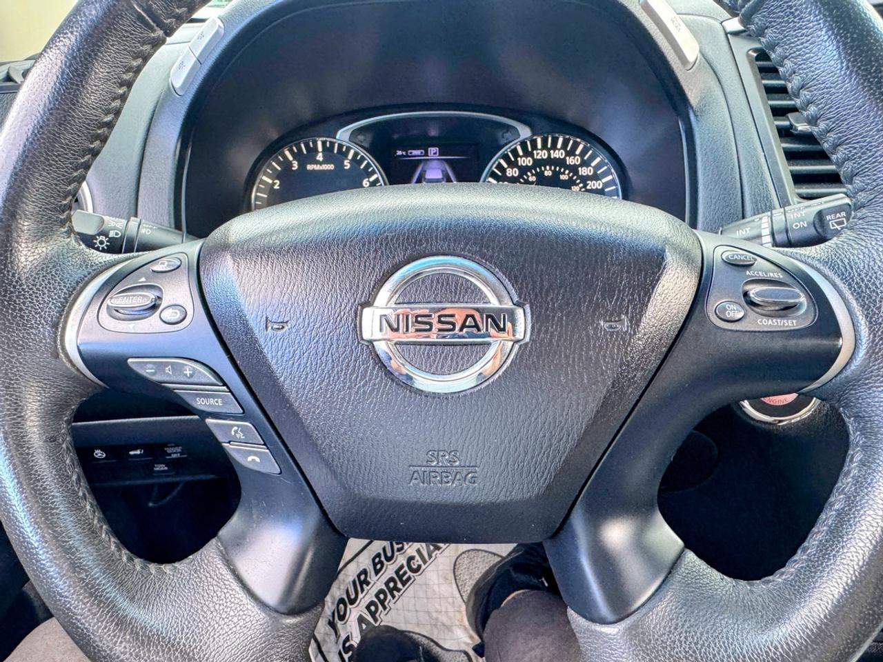 2016 Nissan Pathfinder SV Photo