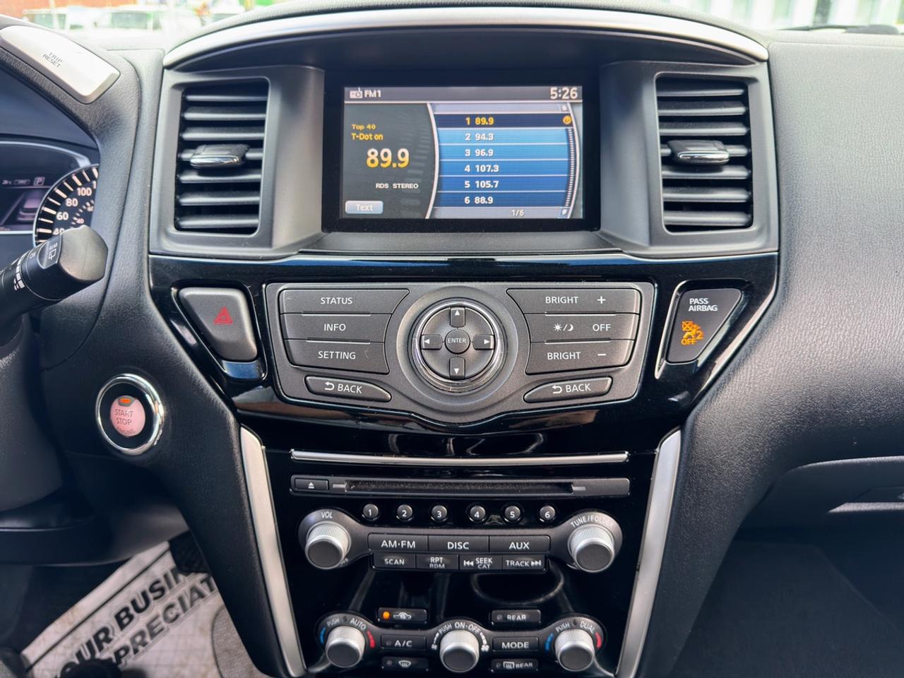 2016 Nissan Pathfinder SV Photo