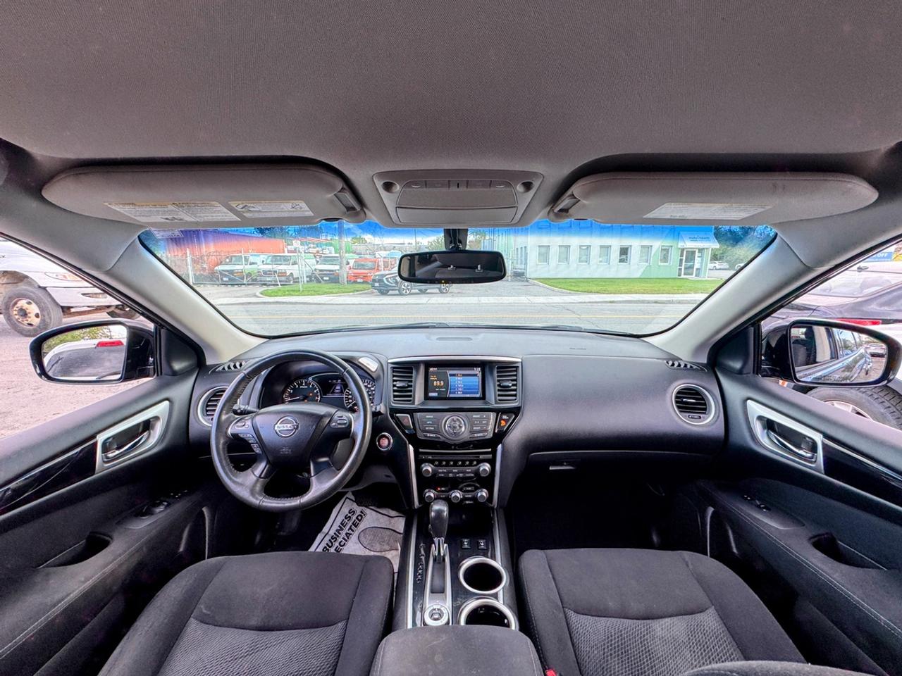 2016 Nissan Pathfinder SV Photo