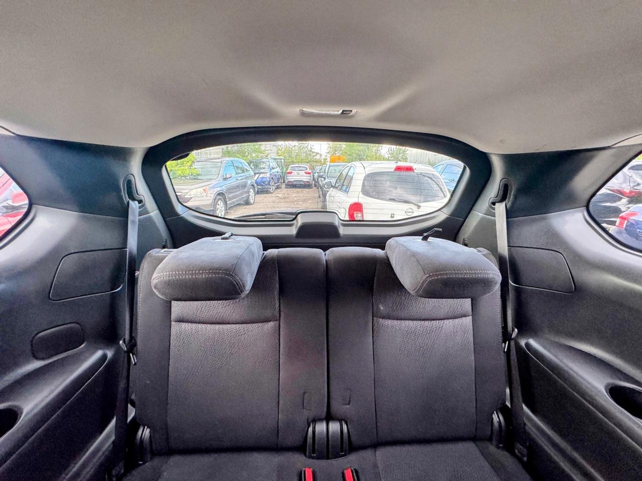 2016 Nissan Pathfinder SV Photo