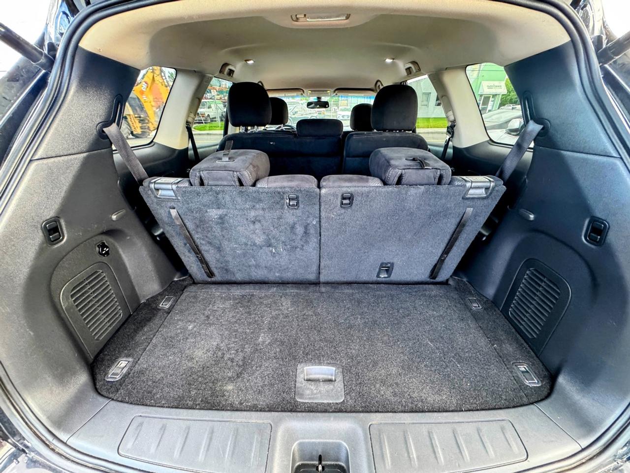 2016 Nissan Pathfinder SV Photo