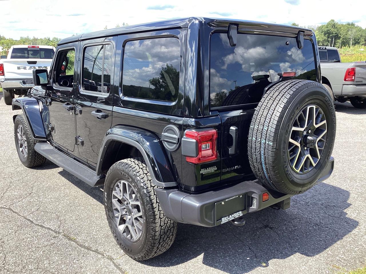 2025 Jeep Wrangler Sahara Photo
