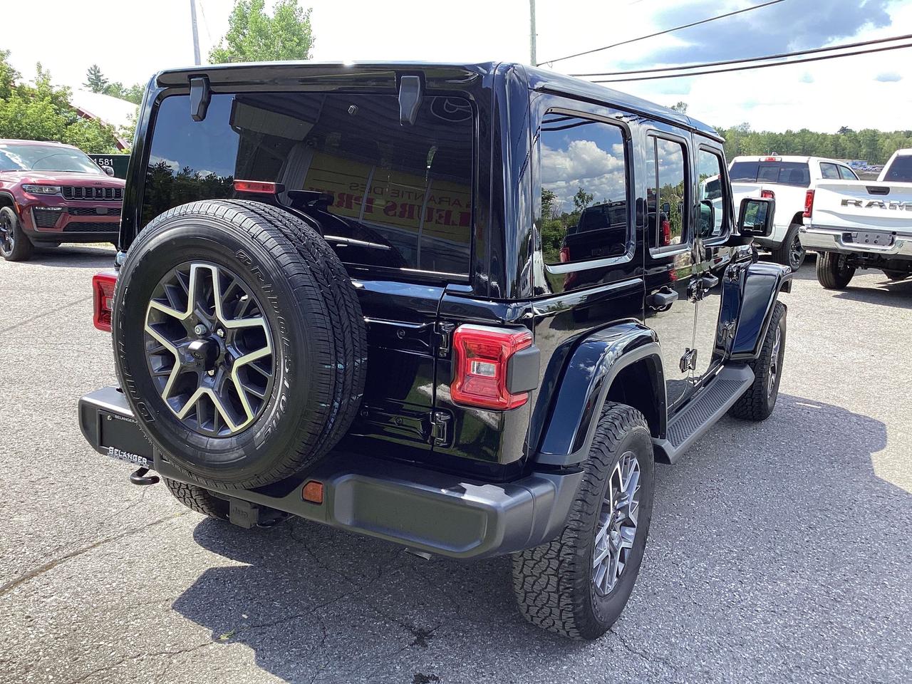 2025 Jeep Wrangler Sahara Photo