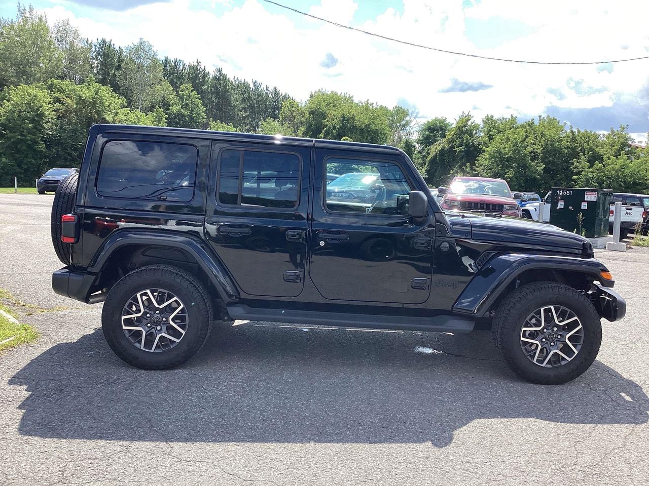 2025 Jeep Wrangler Sahara Photo