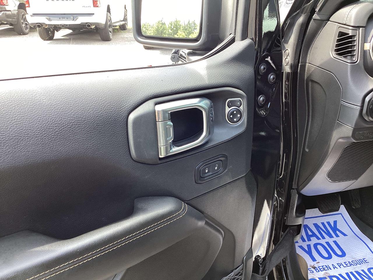 2025 Jeep Wrangler Sahara Photo