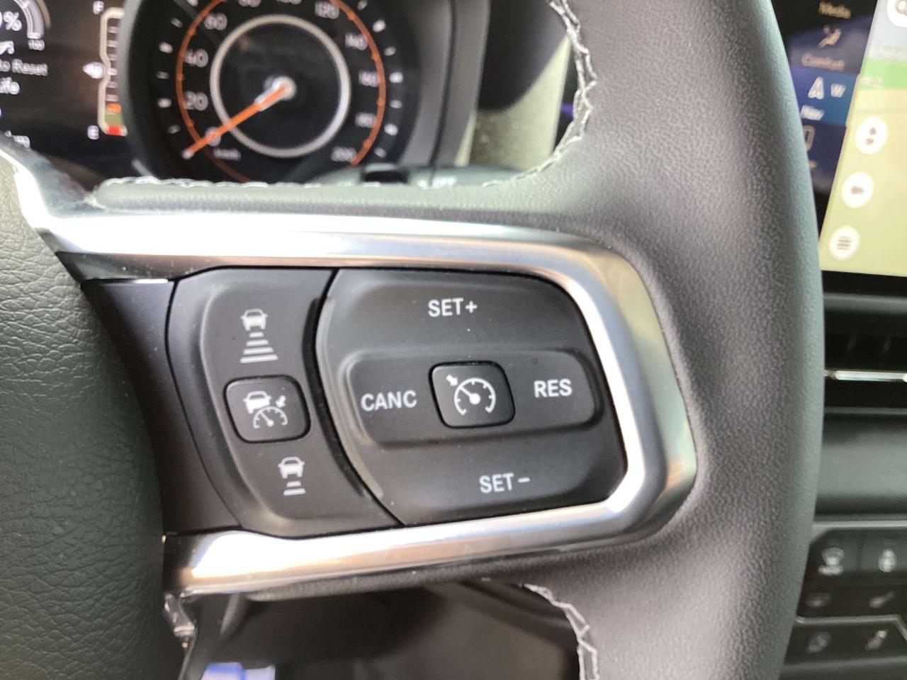 2025 Jeep Wrangler Sahara Photo