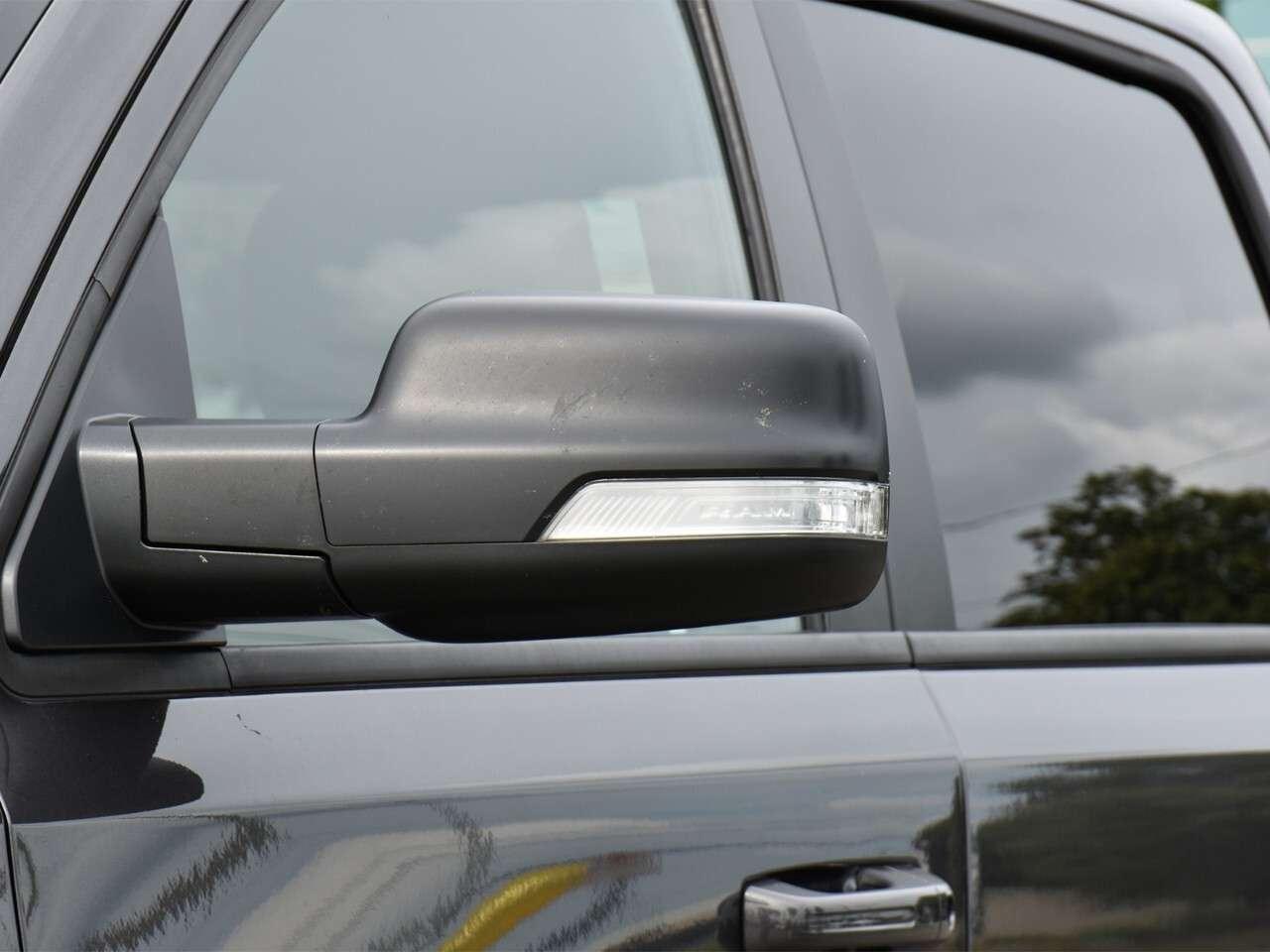 2022 RAM 1500 5.7L HEMI, WELL MAINTAINED, TONNEAU COVER Photo4