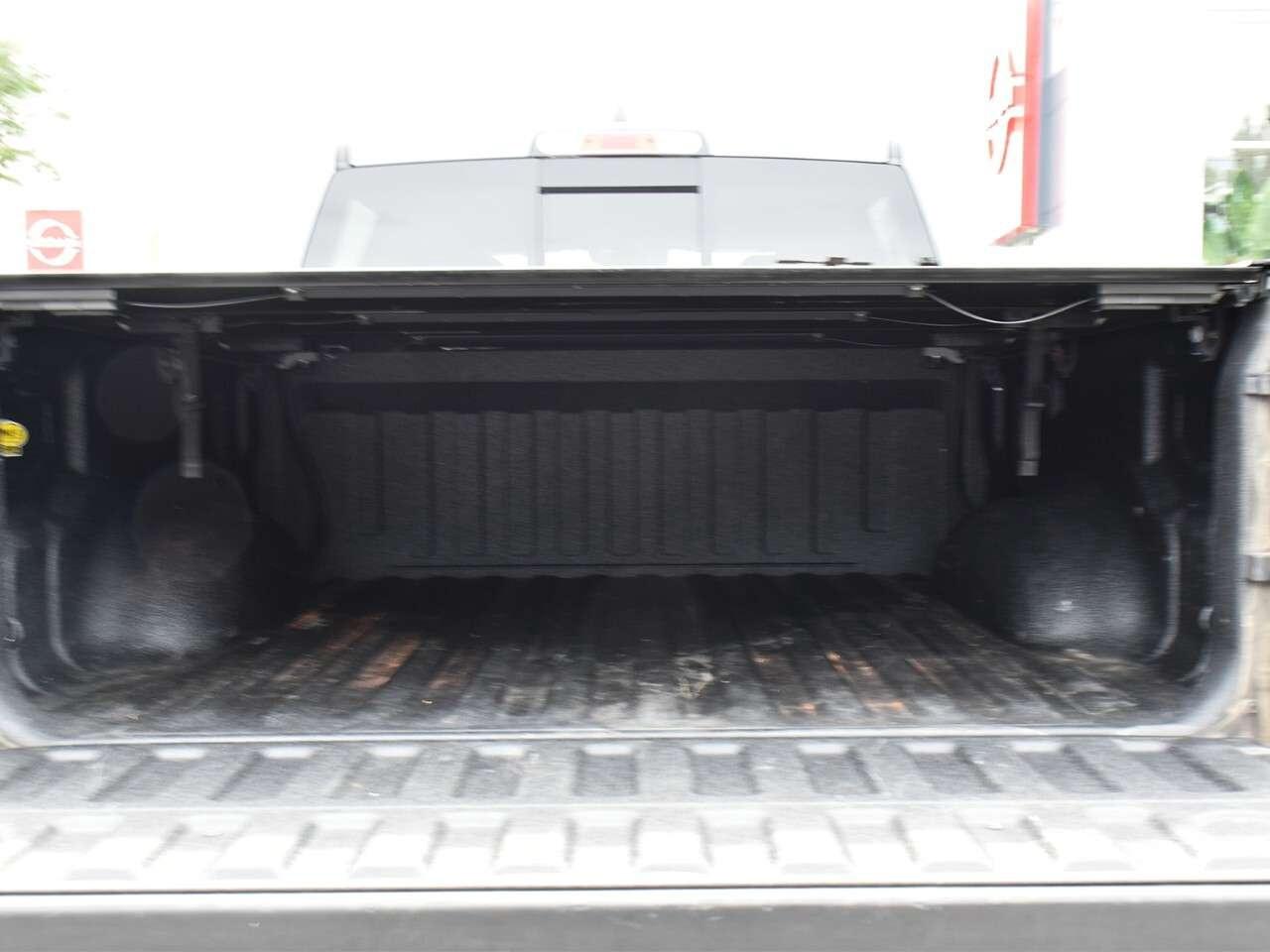 2022 RAM 1500 5.7L HEMI, WELL MAINTAINED, TONNEAU COVER Photo