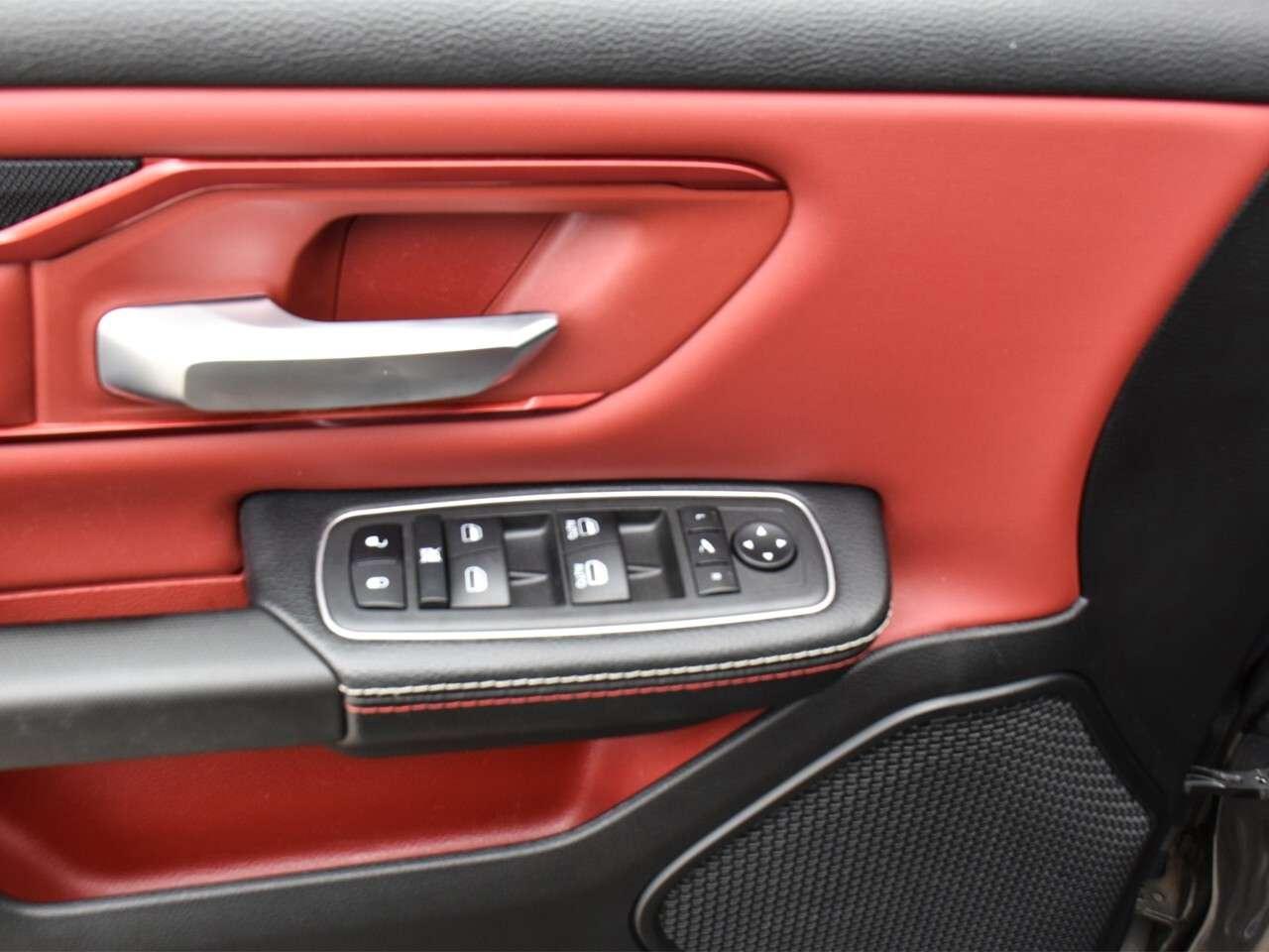 2022 RAM 1500 5.7L HEMI, WELL MAINTAINED, TONNEAU COVER Photo